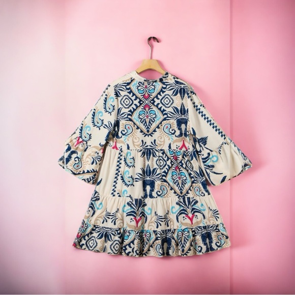 Boho Casual Mini Dress featuring Stylish Floral and Artistic Printed Fabric - Picture 5 of 5